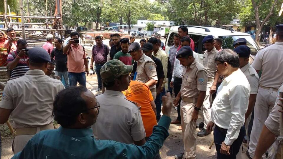 Jamshedpur News : साकची के रामलीला मैदान से,नोटिफाइड एरिया कमिटी ने अतिक्रमण हटाया…    | Vananchal 24TV Live