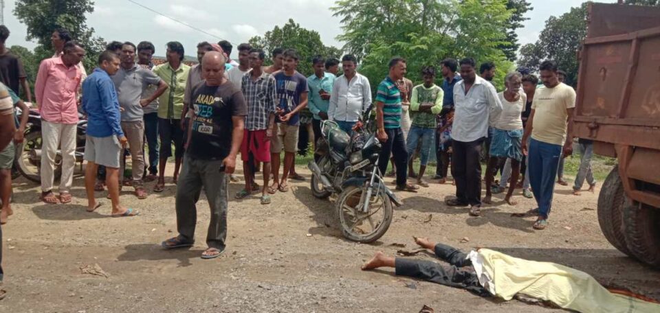 Chandil News : 127 किलोमीटर की लंबी सड़क खौफनाक, खेत देख वापस लौट रहे बिरेन की झाबरी के समीप सड़क दुर्घटना में मौत…..