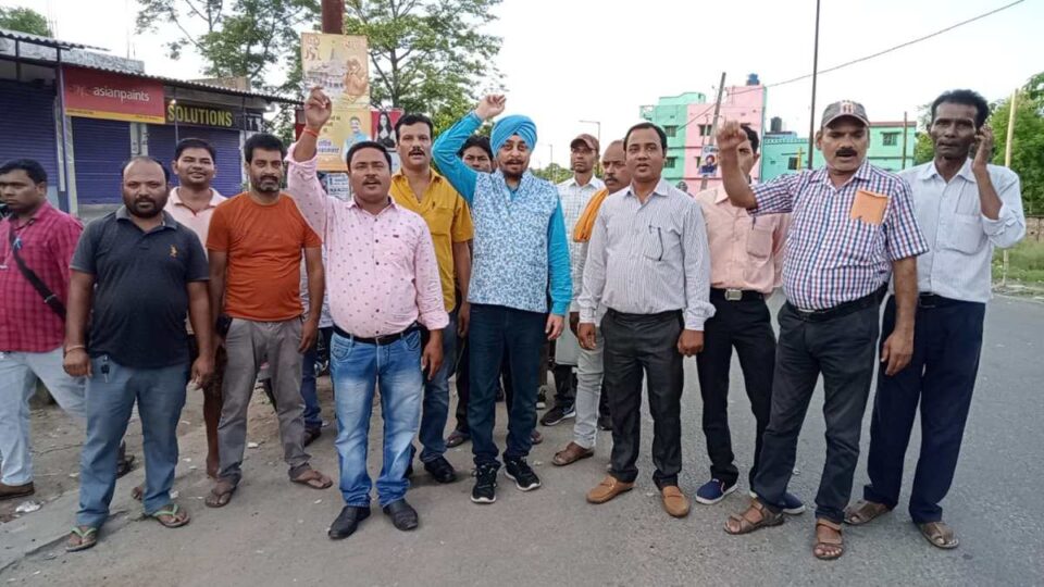 Ranchi News : बीमा की तरह ही पेंशन योजना भी लागू होगी, प्रीतम भाटिया प्रदेश प्रभारी का हुआ स्वागत,लड्डू भी बाँटे……. | Vananchal 24TV Live