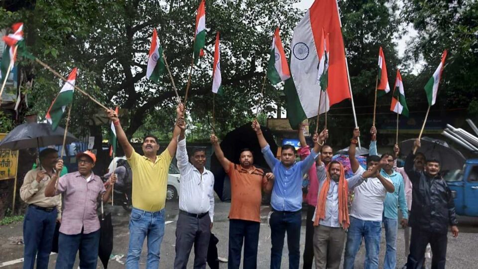 Namkum News :  भााजपाईयों ने तिरंगा झंडा यात्रा रैली निकाली ……