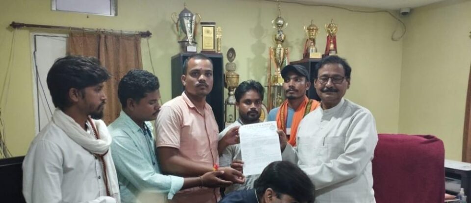 Saraikela News : काशी साहू कॉलेज में एमएससी की पढ़ाई शुरू कराने सहित अन्य समस्याओं को लेकर छात्र संघ ने कुलपति को सौंपा ज्ञापन…….. | Vananchal 24TV Live