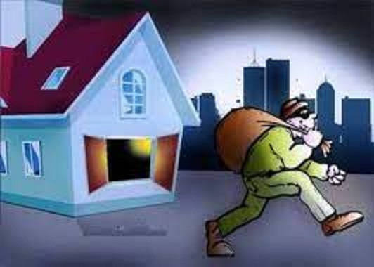Jamshedpur News : मानगो के आज़ादनगर में घर में घुसकर नगदी व मोबाइल की चोरी, प्राथमिकी दर्ज…..