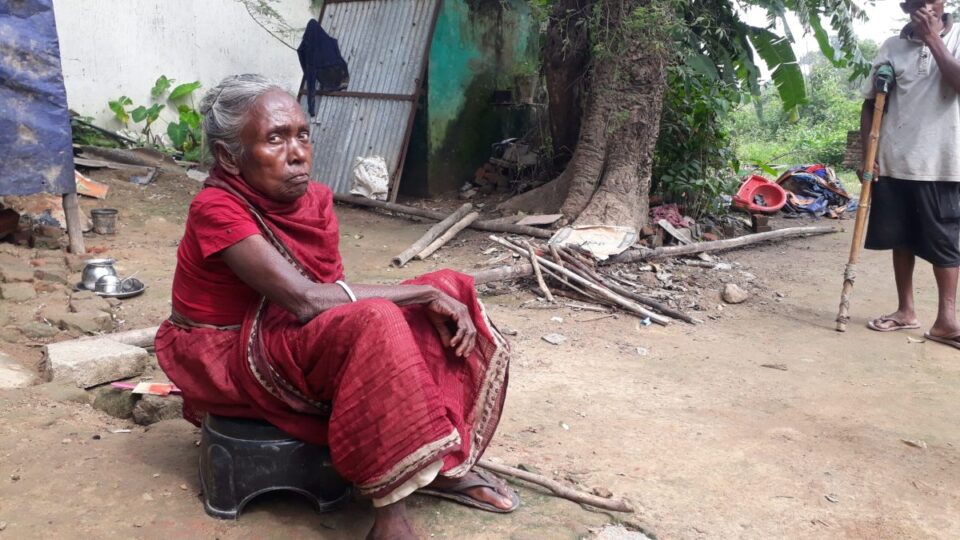 Namkum News : 70 वर्षीय विधवा आदिवासी की जमीन को जमीन दलाल बेच डाला, उर्लिसा न्याय की आस में तलाश रहे हैं देवदूत….. | Vananchal 24TV Live