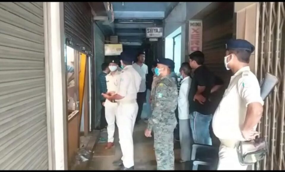 Dhanbad News : अपराधियों ने हथियार के बल पर 10 लाख की ज्वेरात लेकर फरार | Vananchal 24TV Live