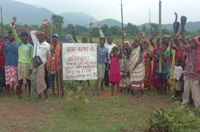 Chandil New ; जमीन दलालों की नगर अब पुर्नावास की जमीन पर, विस्थापितों ने निर्माण़़ का किया विरोध……