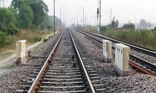 Chandil News : हेवन के समीप रेलवे लाईन से एक युवक ट्रेन से कटकर दी जान….