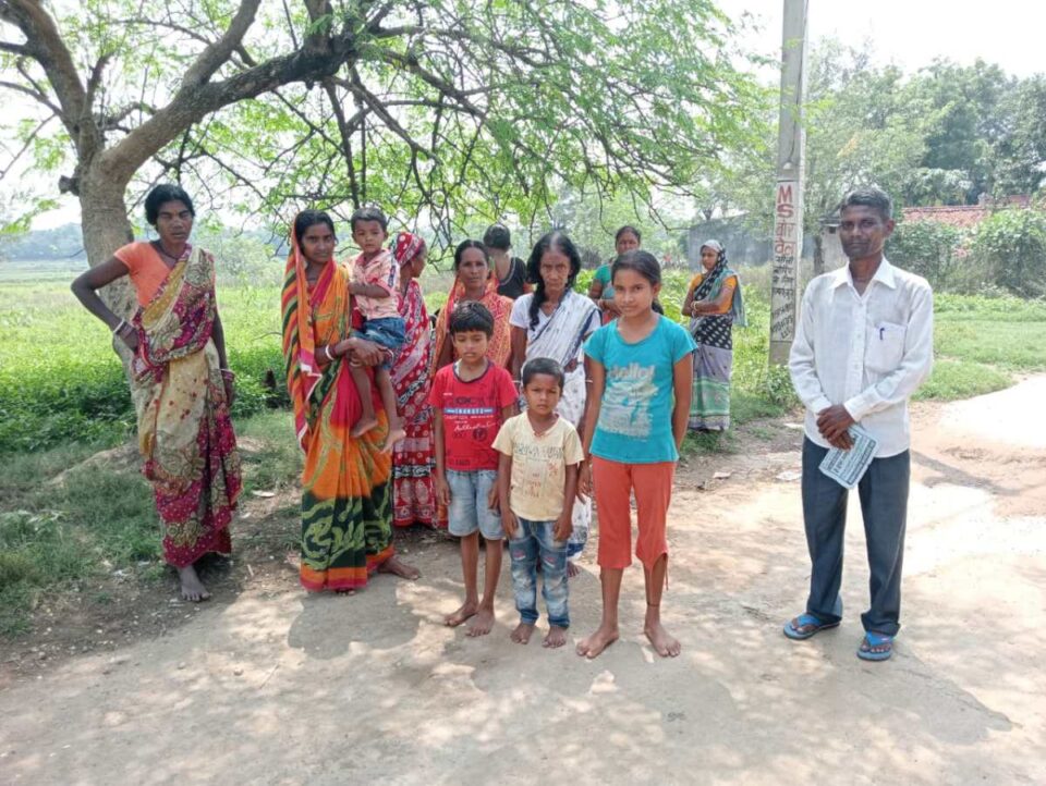 Saraikela News : मृतक बिजली मिस्त्री के परिजनों से मिले जिला बाल कल्याण समिति के अध्यक्ष….