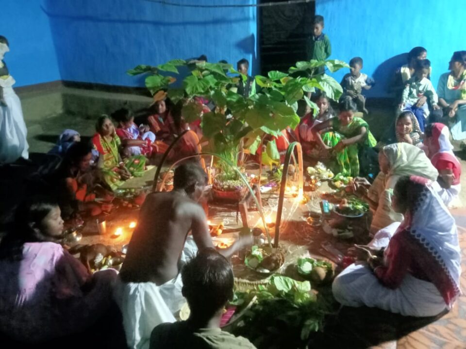 Saraikela News : भाई बहन के अटूट स्नेह का प्रकृति पर्व करमा क्षेत्र में श्रद्धा भाव के साथ मनाया गया…. | Vananchal 24TV Live