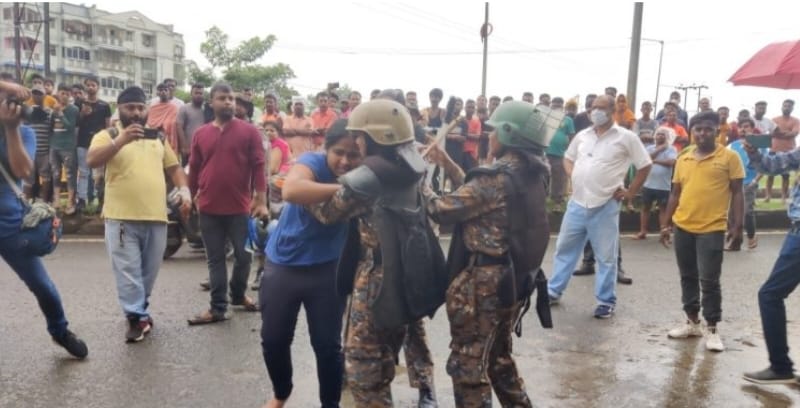 Jamshedpur News : विडियो वायरल के बाद पुलिस रेस में, राजकुमार सिंह का घर को तोड़ने की कवायद शुरू, अतिरिक्त फोर्स तैनात….