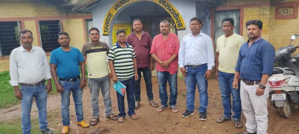 Saraikela News :दुर्गा पूजा से पहले सभी पारा शिक्षकों का बकाया मानदेय भुगतान नहीं हुआ तो होगा कड़ा विरोध और आंदोलन : संघ… | Vananchal 24TV Live