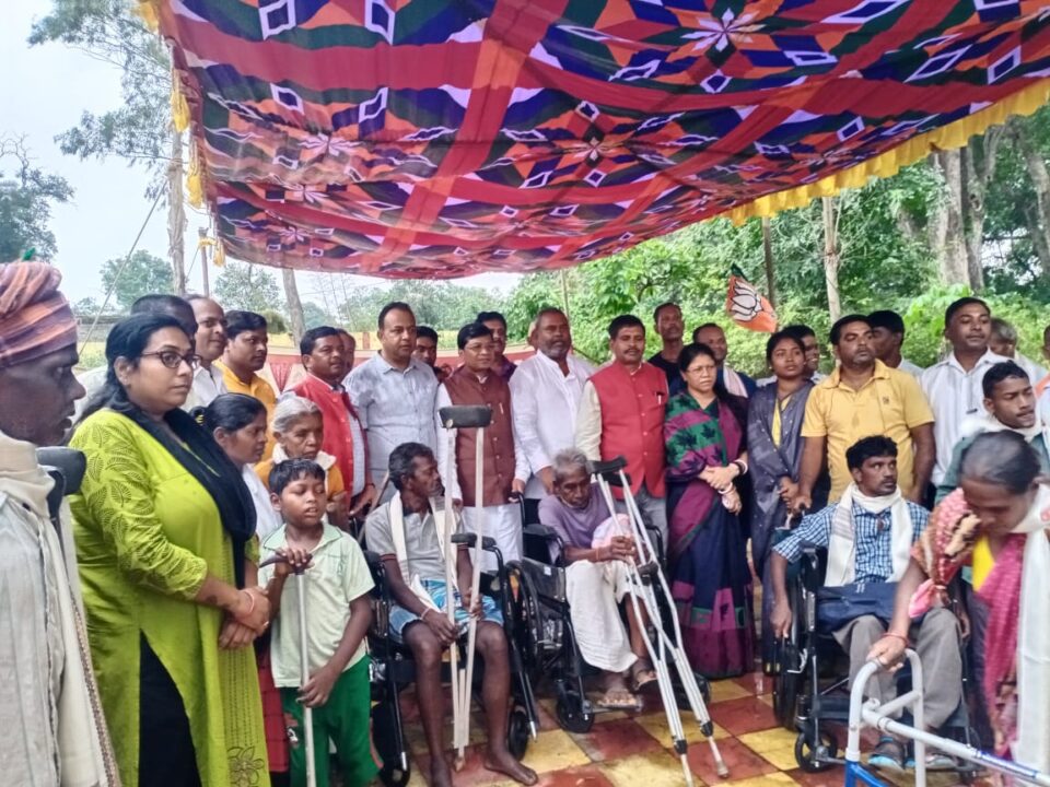 Ranchi News : प्रधानमंत्री जन्मोत्सव के तीसरे दिन दिव्यांगों के बीच सामग्री का वितरण… | Vananchal 24TV Live