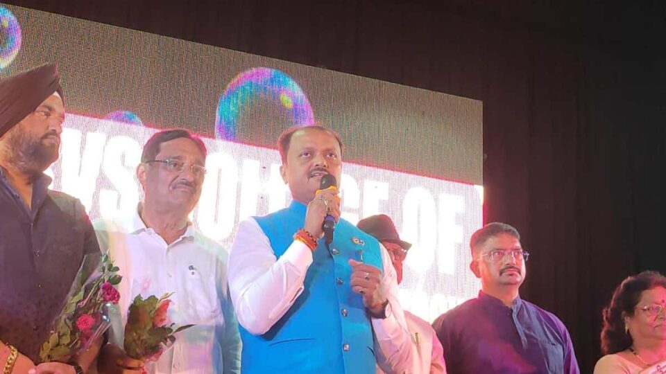 Jamshedpur News : स्वर साम्राज्ञी लता मंगेश्कर को जयंती पर किया गया याद…. | Vananchal 24TV Live