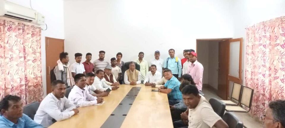 Seraikella News: भारत जोड़ो यात्रा और संगठन की मजबूती को लेकर कांग्रेस पार्टी ने की बैठक। | Vananchal 24TV Live