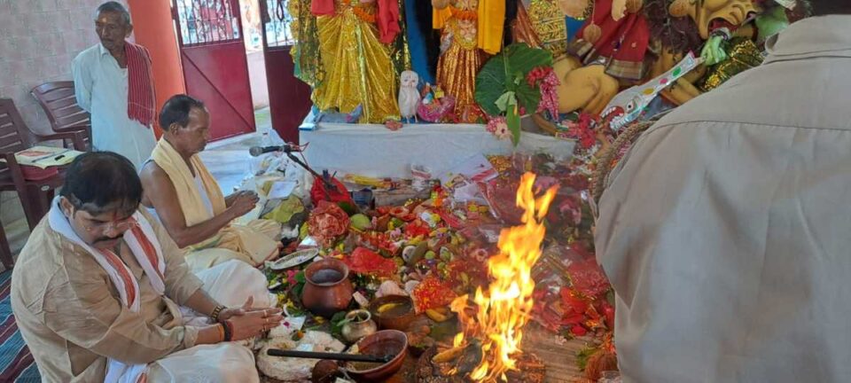 Saraikela News : बाबा केदारनाथ मंदिर का आकर्षक लुक दे रहा है हंसाहुड़ी श्री श्री सार्वजनिक दुर्गा पूजा पंडाल। | Vananchal 24TV Live