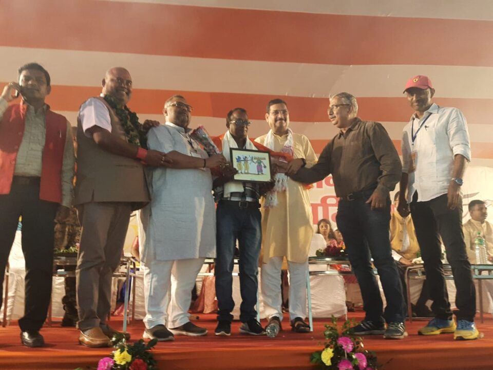 Ranchi News : नाभि में तीर लगते ही रावण व कुम्भकर्ण धराशाई  धु धुकर जला पुतला…….. | Vananchal 24TV Live