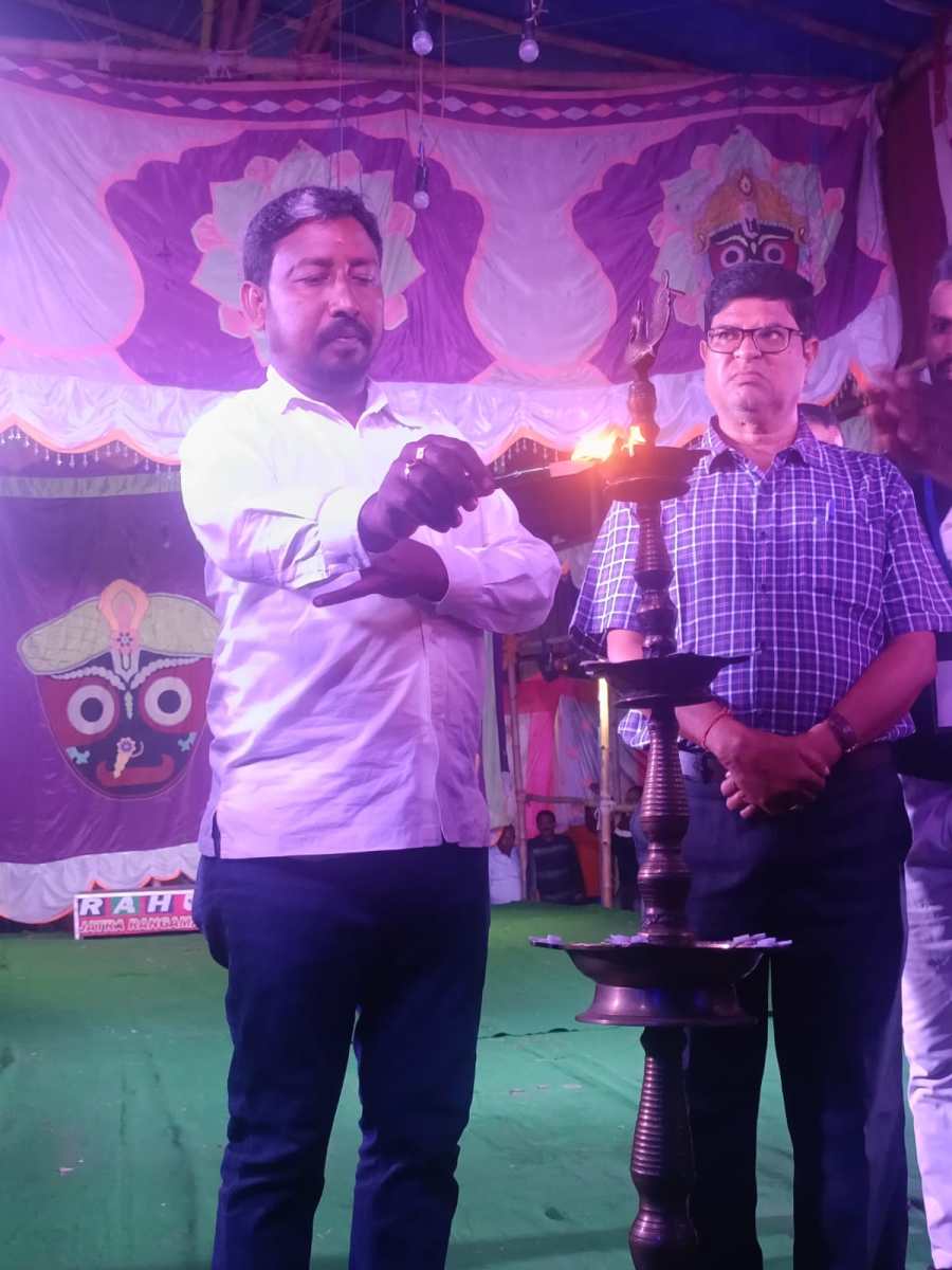 Saraikela News : भुरुकुली में कांद ना धोनो कांद ना … नामक ओड़िया नाटक का हुआ मंचन, कलाकारो ने जमकर लूटी वाहवाही….. | Vananchal 24TV Live