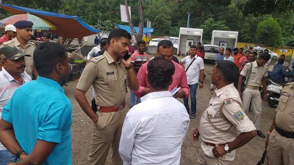 Jamshedpur News : मानगो बीजेपी पूर्व मंडल  अध्यक्ष पर अज्ञात नाकाबपोश अपराधियों ने दिनदाहड़े चलाई गोली । बाल-बाल बचे पूर्व मंडल  अध्यक्ष राजेश सिंह…..