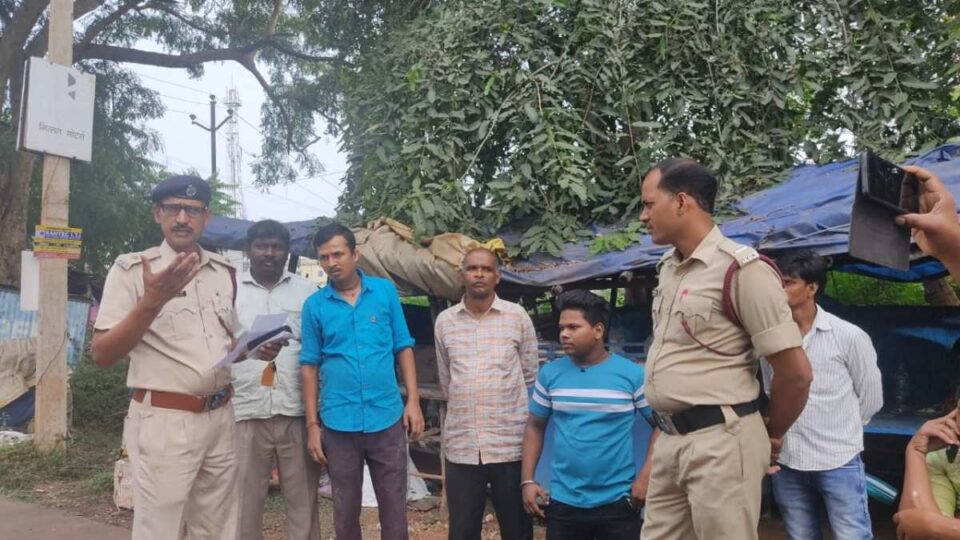 SARAIKELA NEWS : दीपावली पर सुरक्षित पटाखा चलाने को लेकर अग्निशमन विभाग ने चलाया जन जागरूकता अभियान…