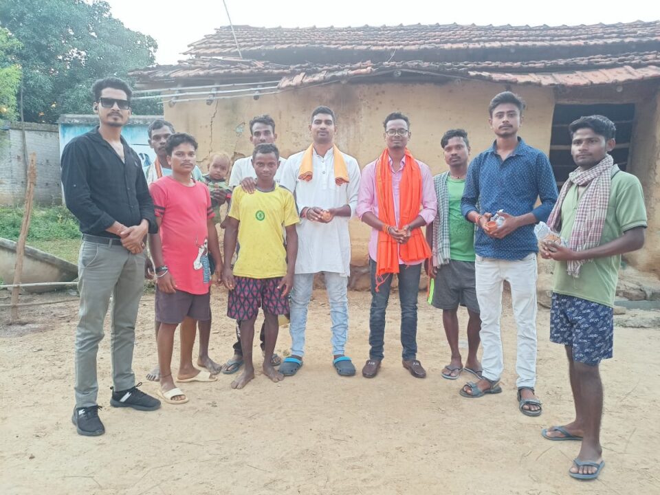 Saraikela News : धर्म जागरण समिति द्वारा किया गया दीप वितरण…
