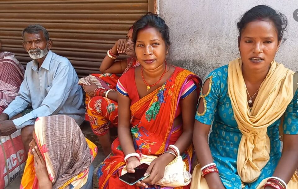 Saraikela News : गम्हरिया आपूर्ति विभाग में भ्रष्टाचार चरम पर अंगूठा लगवा कर भी, नहीं देते दुकानदार राशन…. | Vananchal 24TV Live