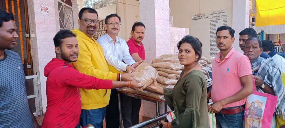 Lohardaga News : छठ व्रतियों के लिए जय श्रीराम समिति के द्वारा निशुल्क गेहूं का हुआ वितरण…. | Vananchal 24TV Live