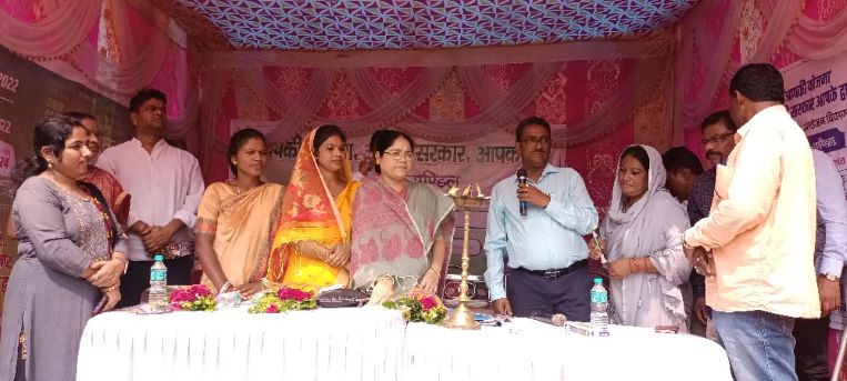 Chandil News : चाण्डिल पंचायत में जमा हुए 752 आवेदन,173 का हुआ निष्पादन बाकी प्रक्रियाधीन, आवास योजना विभाग में जुटा भारी भीड़… | Vananchal 24TV Live
