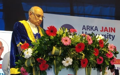 Saraikela  News : राज्य सरकार से नहीं है तकरार, बंद लिफाफा खोलना मुझ पर है निर्भर….