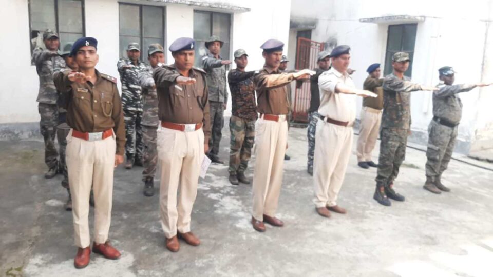 Saraikela : तिरूडीह, ईचागढ और नीमडीह थाने में संविधान दिवस मनाया …
