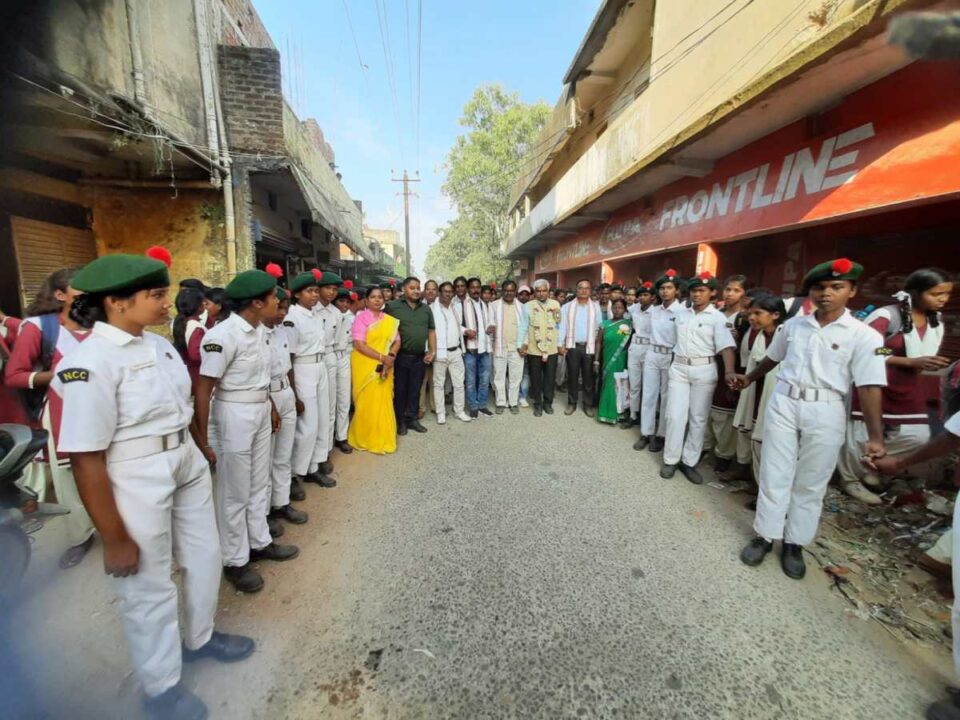 Ranchi News : चिलदाग स्कूल के विद्यार्थियों ने सेवानिवृत्त प्राचार्य को भव्य विदाई समारोह का आयोजन, प्राचार्य ने कहा जीवन सफल हुई ….
