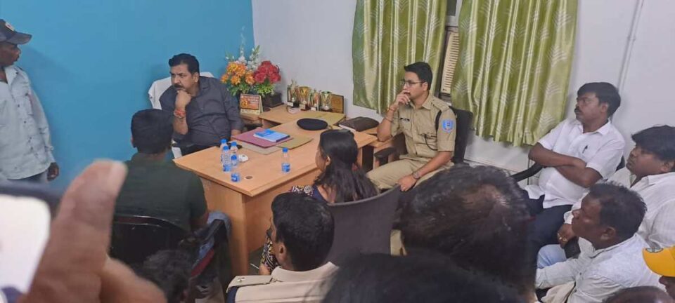 Saraikela News : लाश पर राजनीति बंद कर…. निभाए इंसानियत और जिम्मेदार नागरिक की भूमिका | Vananchal 24TV Live