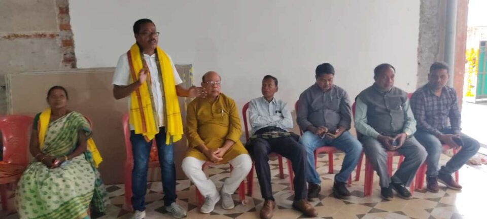 SARAIKELA NEWS :आदिवासी कुड़मी समाज ने बैठक कर अनुसूचित जनजाति में शामिल करने की मांग दोहराई… | Vananchal 24TV Live