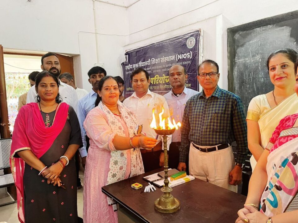 SARAIKELA NEWS :पांच दिवसीय शैक्षणिक प्रशिक्षक प्रशिक्षण का हुआ शुभारंभ…