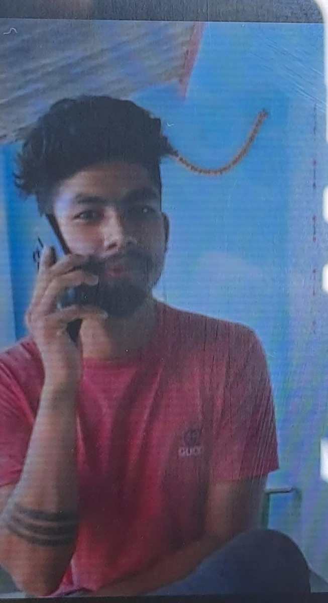 Saraikela News : 18 युवक वर्षीय रवि चंद्र ने की खुदकुशी……