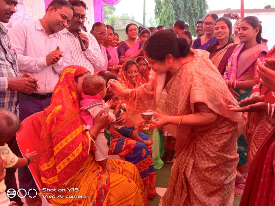 Saraikela News : जिले के सभी 4 प्रखंड के 4 पंचायत एवं नगर निकाय क्षेत्र में ‘आपकी योजना,आपकी सरकार आपके द्वार’ कार्यक्रम के तहत लगाए गए शिविर.. | Vananchal 24TV Live