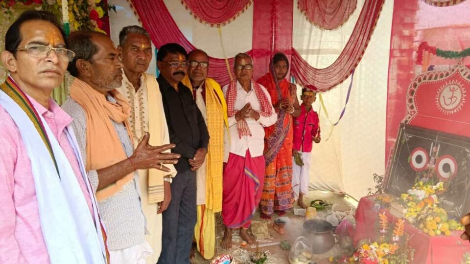 SARAIKELA NEWS : सरायकेला के जगन्नाथपुर में नौ दिवसीय श्रीमद्भागवत गीता का हुआ समापन, उमड़ी भक्तों की भीड़… | Vananchal 24TV Live