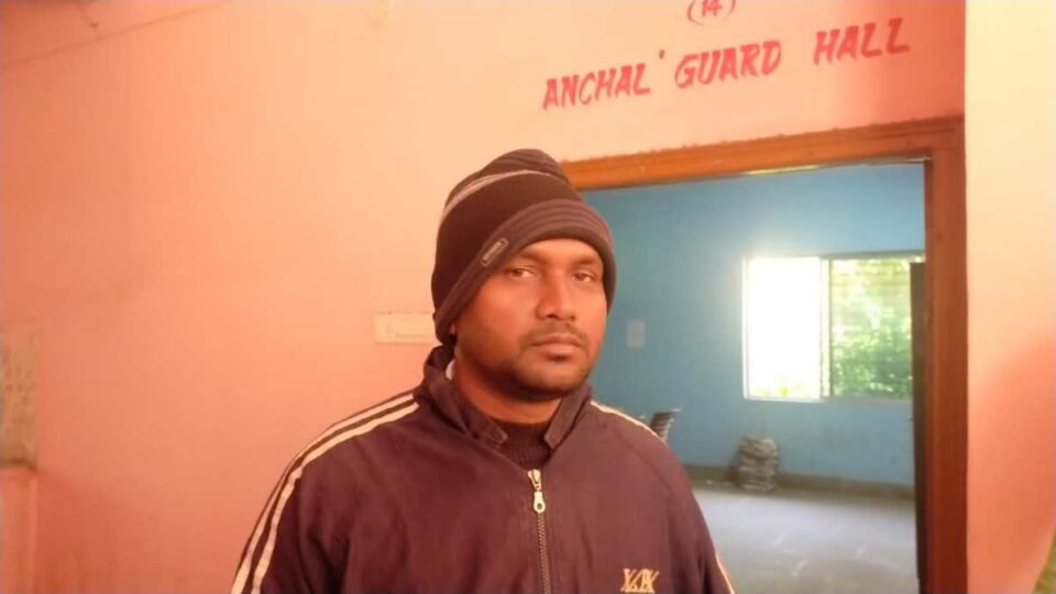 SARAIKELA NEWS : एंटी करप्शन ब्यूरो ने नीमडीह अंचल के अंचल निरीक्षक को जमीन के निर्देशन के बदले ₹5000 रिश्वत लेते रंगे हाथ किया गिरफ्तार।