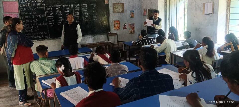 Saraikeal News : आठवीं बोर्ड की विशेष परीक्षा हुई शांतिपूर्ण एवं कदाचार मुक्त संपन्न; डीईओ ने परीक्षा केंद्रों का किया निरीक्षण… | Vananchal 24TV Live