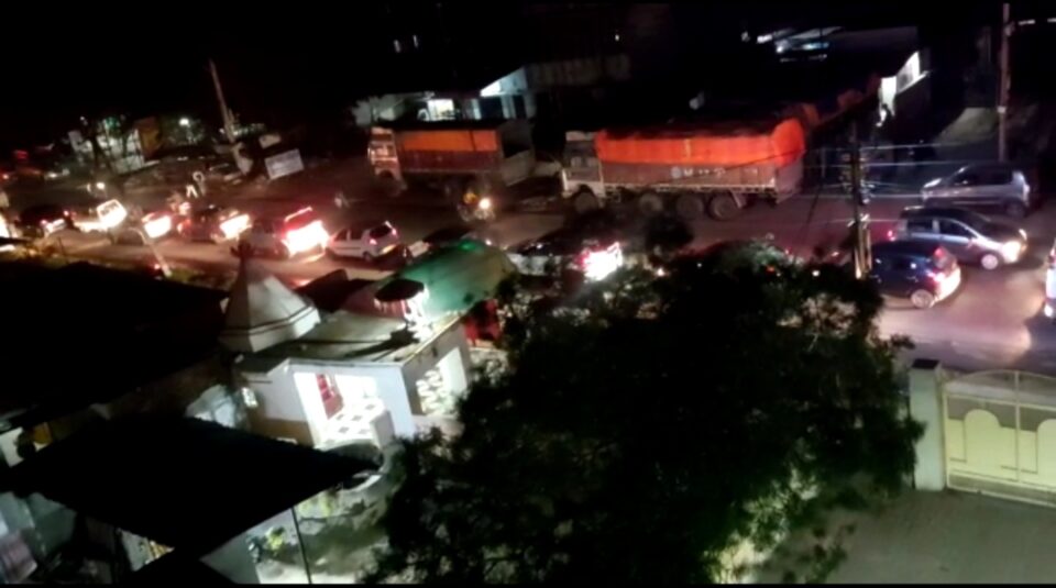 Ranchi News : ट्रैफिक जाम से नामकुमवासी परेशान, प्रतिदिन शाम ढ़लते ही घंटों रहना पड़ता है…