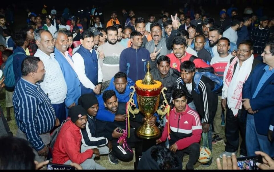 Ranchi News : पेरतोल बनी 17वीं चैंपियंस ट्राफी फुटबाल टुर्नामेंट गेतलसूद की चैंपियन | Vananchal 24TV Live