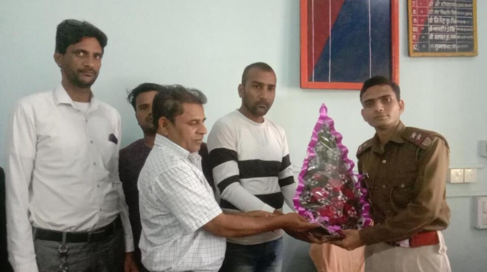 Chandil News : जैन इंटरनेशनल स्कूल के डायरेक्टर ने किया थाना प्रभारी का स्वागत…. | Vananchal 24TV Live