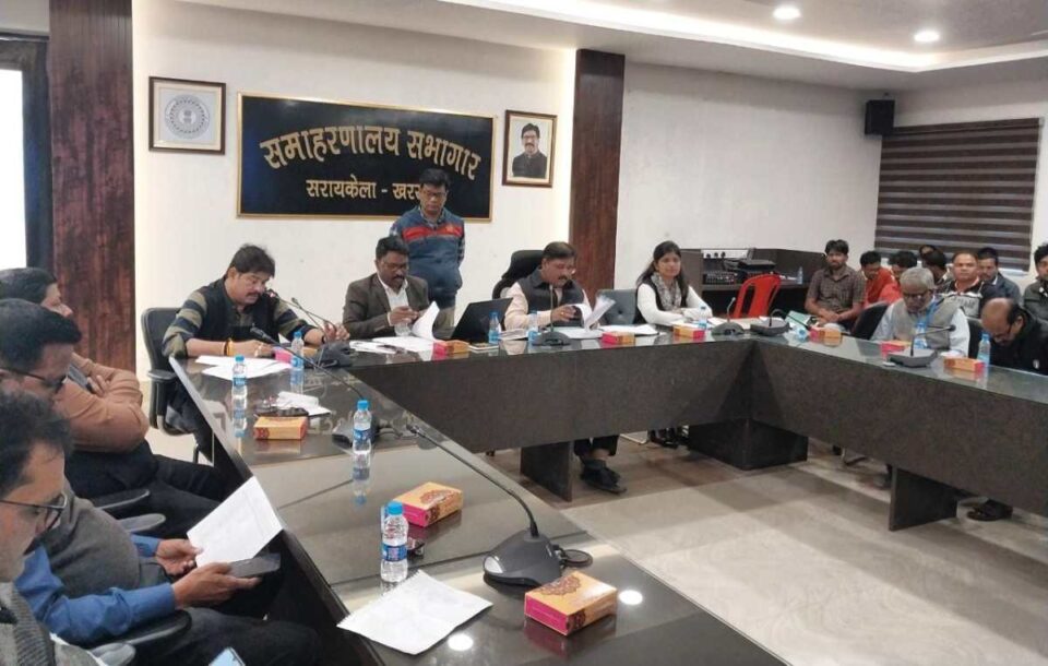 Saraikela News : फोटोयुक्त मतदाता सूची विशेष संक्षिप्त पुनरीक्षण कार्यक्रम 2023 के तहत क्रियान्वित कार्यों का किया गया समीक्षा… | Vananchal 24TV Live
