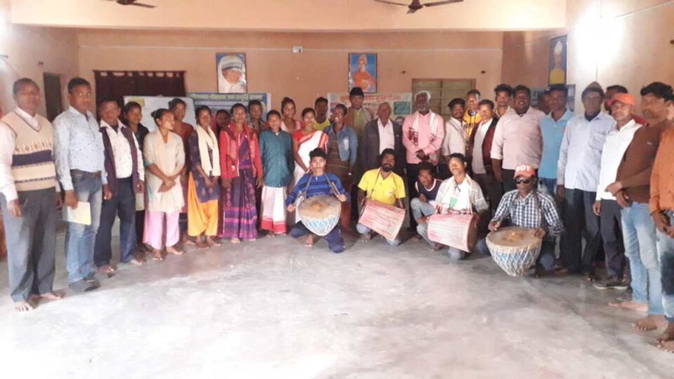 Jamshedpur : तेतला पंचायत भवन परिसर में दो दिवसीय आदिवासी भूमि समाज के प्रतिनिधियों का क्षमता विकास कार्यशाला का आयोजन…