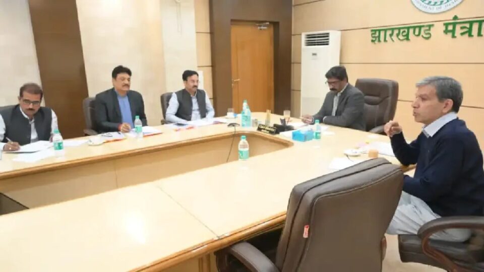 Ranchi : मुख्यमंत्री श्री हेमन्त सोरेन ने उत्पाद राजस्व संग्रहण की विस्तृत समीक्षा की… | Vananchal 24TV Live