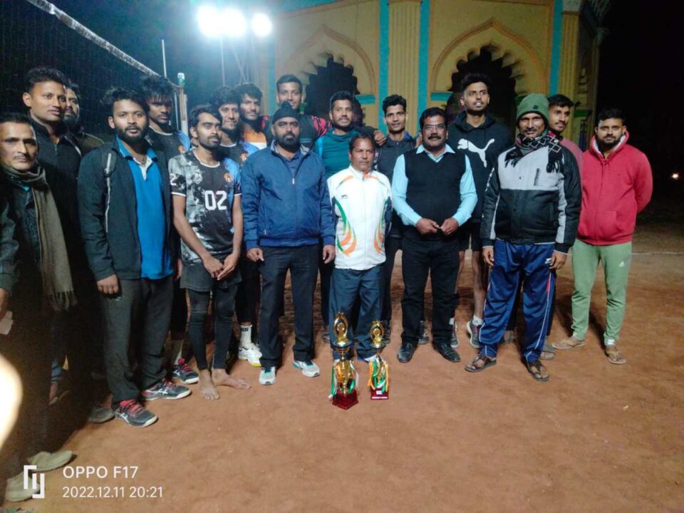 Saraikela : एक दिवसीय फ्लड लाइट वॉलीबॉल टूर्नामेंट का चैंपियन बना होप सिक्स….. | Vananchal 24TV Live