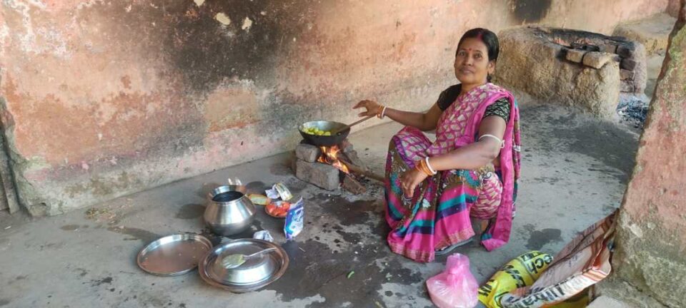 Saraikela : स्कूलों के मध्यान्ह भोजन की रसोईया माताएं बनी शैफ… | Vananchal 24TV Live