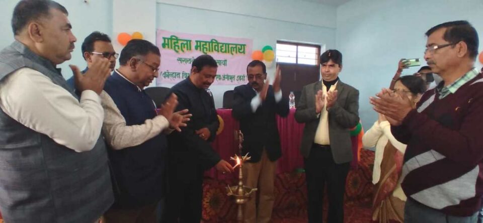 Saraikela : कोल्हान विश्वविद्यालय के कुलपति ने महिला कॉलेज सरायकेला के सत्र का विधिवत किया शुभारंभ…. | Vananchal 24TV Live