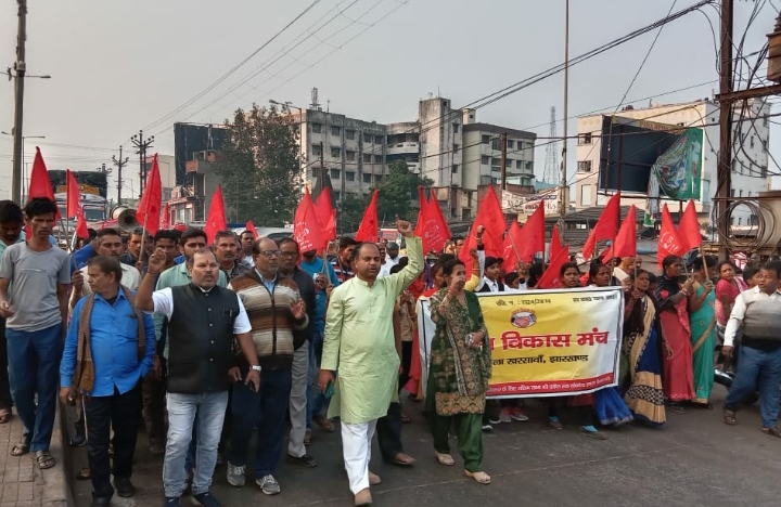 SARAIKEL : 1932 स्थानीय नीति खतियान के आधार पर और एकल पद आरक्षित करने के विरोध में उमड़ा जनसैलाब…. | Vananchal 24TV Live