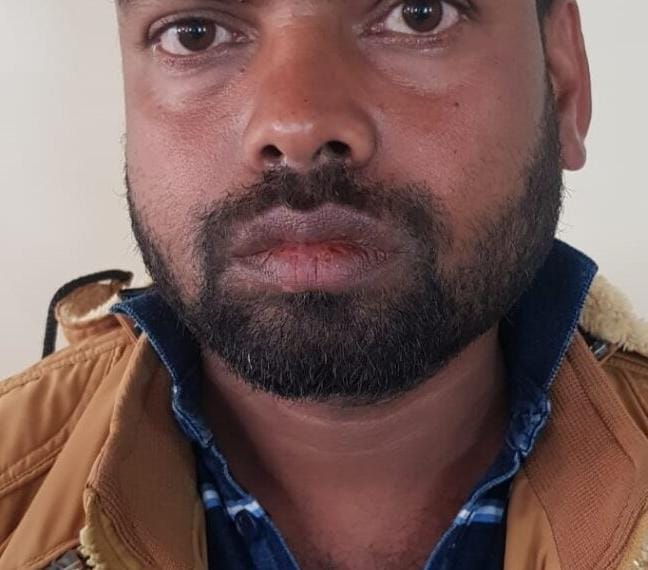 Ranchi : रांची सीआईडी ने दो लाख रुपये की ठगी करने वाले साइबर अपराधी को दुमका से गिरफ्तार किया है.