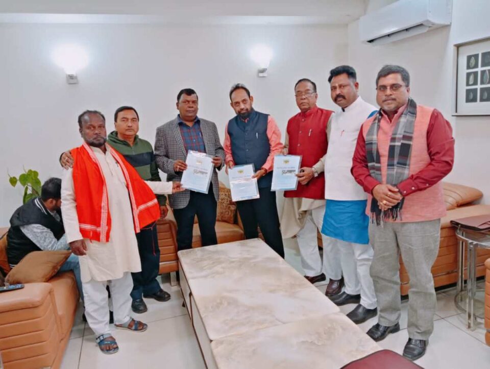Ranchi : विहिप झारखंड के पदाधिकारी मिल रहे झारखंड के सभी सांसदों से…