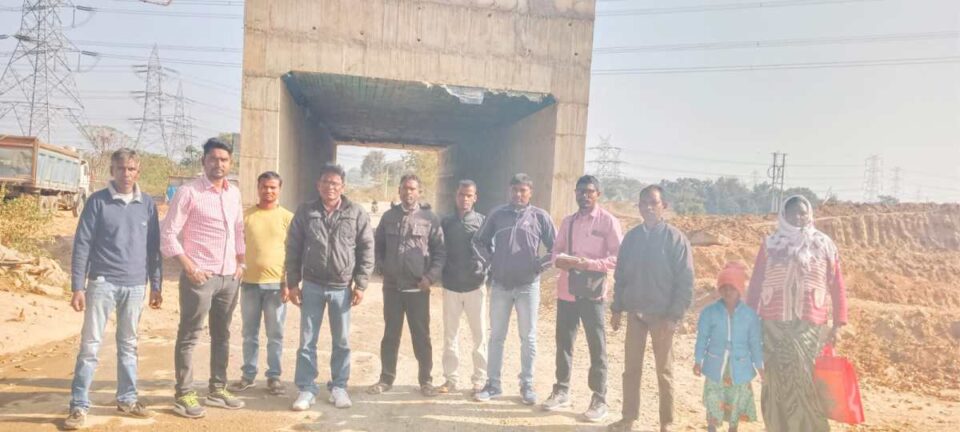 Angara : रिंग रोड पर यातायात सम्बन्धी समस्या को लेकर ग्रामीणों ने रोड निर्माण से सम्बंधित अभियंता व अधिकारियों से व्यवहारिक मुलाकात किया…..